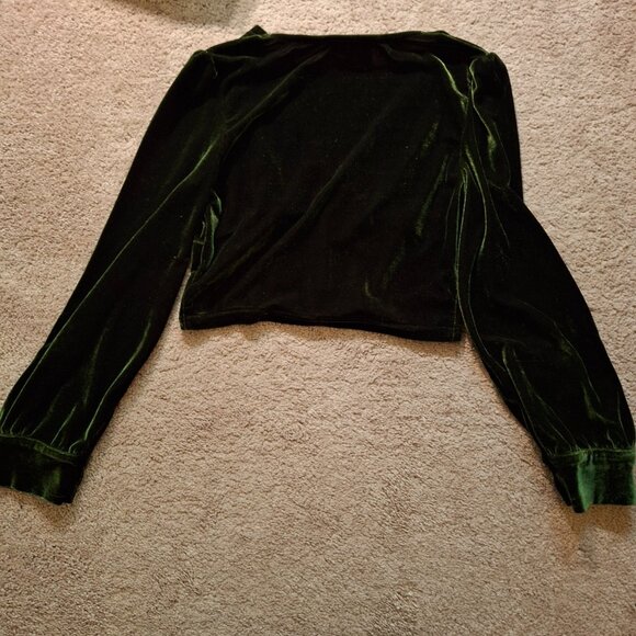 V-neck Velvet Long Sleeve Crop Top - Picture 2 of 4
